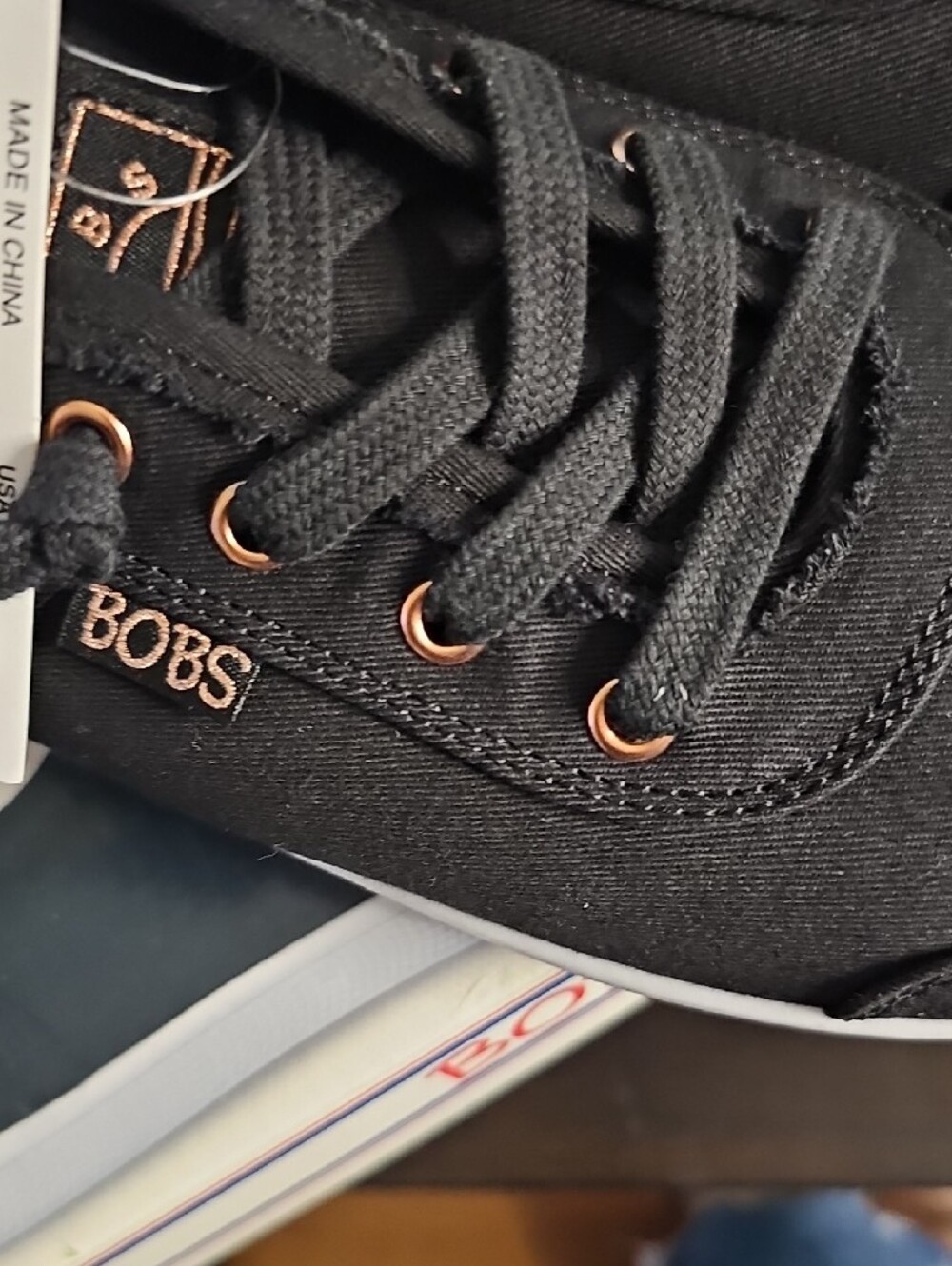 NIB-BOBS from Skechers Women's SZ 8 Black Canvas Lace-Up Sneaker with White Sole - Picture 5 of 10